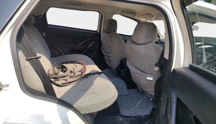 2022 Tata Harrier XE 2.0L KRYOTEC, Diesel, Manual, 78,680 km, interior
