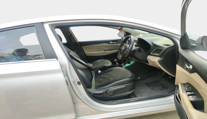 2018 Hyundai Verna 1.6 VTVT SX O, Petrol, Manual, 37,912 km, interior