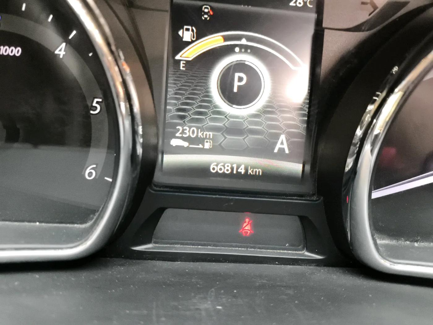 2018 Tata Hexa XMA 4X2 7 STR, Diesel, Automatic, 66,814 km, interior