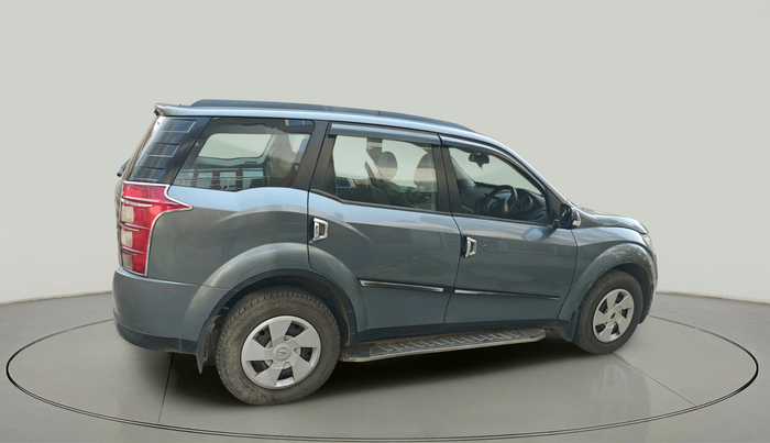 2017 Mahindra XUV500 W6, Diesel, Manual, 77,771 km, exterior