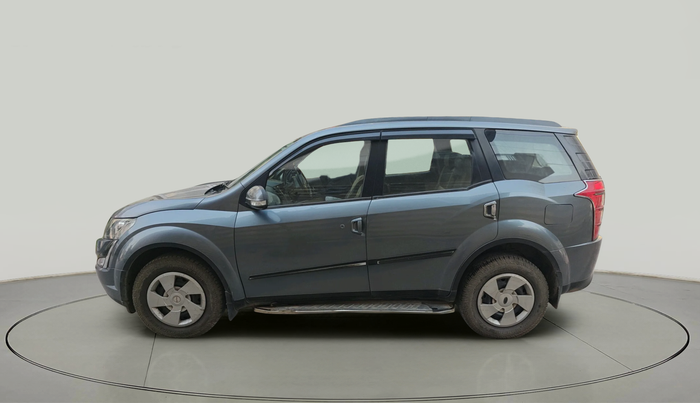 2017 Mahindra XUV500 W6, Diesel, Manual, 77,771 km, exterior