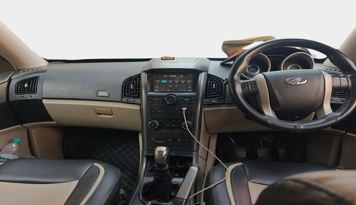 2017 Mahindra XUV500 W6, Diesel, Manual, 77,771 km, interior