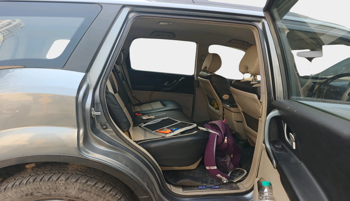 2017 Mahindra XUV500 W6, Diesel, Manual, 77,771 km, interior