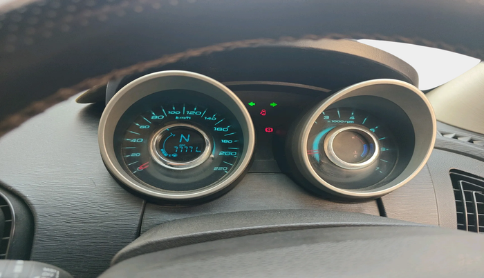 2017 Mahindra XUV500 W6, Diesel, Manual, 77,771 km, interior