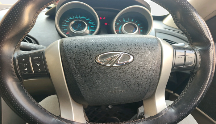 2017 Mahindra XUV500 W6, Diesel, Manual, 77,771 km, interior