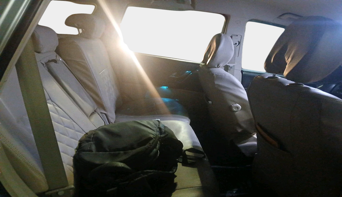 2016 Mahindra XUV500 W6 1.99, Diesel, Manual, 90,287 km, interior