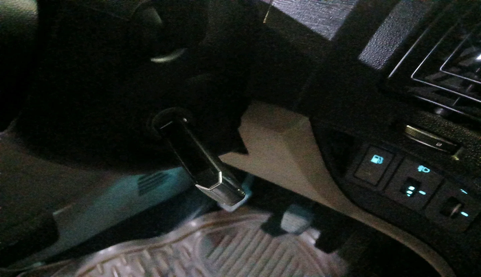 2016 Mahindra XUV500 W6 1.99, Diesel, Manual, 90,287 km, interior