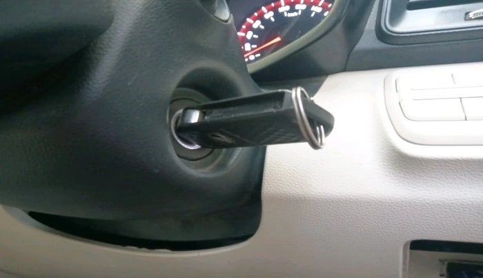 2022 Mahindra XUV300 W4 1.2 PETROL, Petrol, Manual, 47,550 km, interior