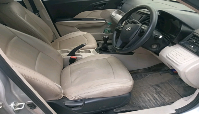 2022 Mahindra XUV300 W4 1.2 PETROL, Petrol, Manual, 47,550 km, interior