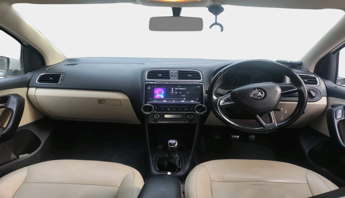 2017 Skoda Rapid AMBITION 1.6 MPI MT, Petrol, Manual, 1,44,148 km, interior