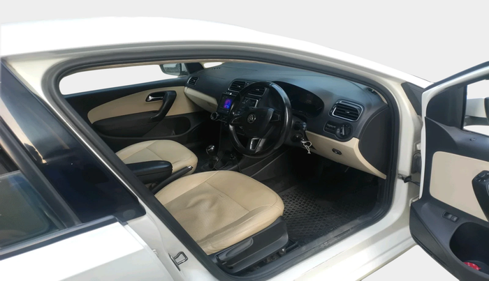 2017 Skoda Rapid AMBITION 1.6 MPI MT, Petrol, Manual, 1,44,148 km, interior