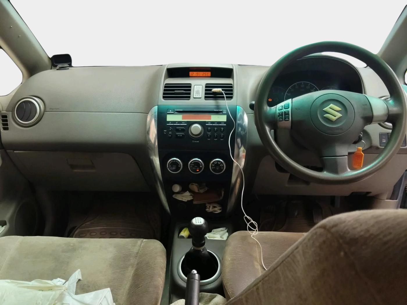2011 Maruti SX4 ZXI, Petrol, Manual, 1,10,679 km, interior