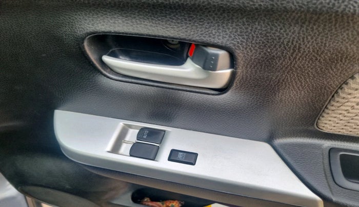 2015 Maruti Wagon R 1.0 LXI, Petrol, Manual, 16,275 km, interior