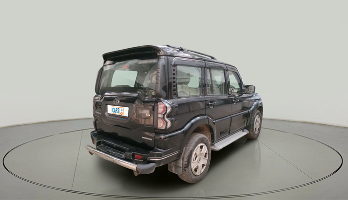 2017 Mahindra Scorpio S4 PLUS 1.99 INTELLI-HYBRID, Diesel, Manual, 66,890 km, exterior