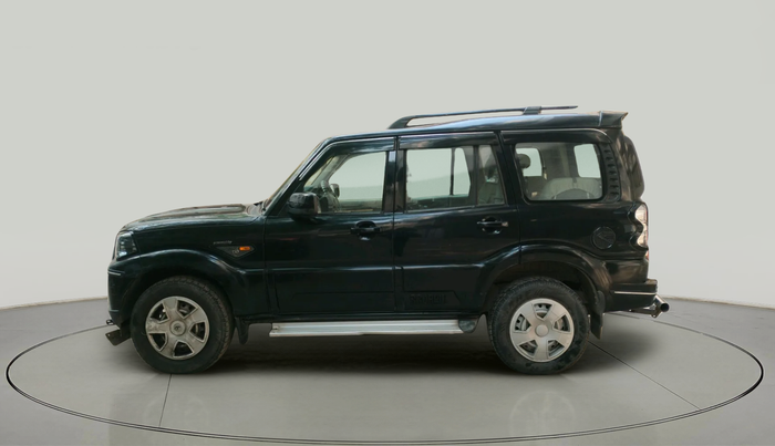 2017 Mahindra Scorpio S4 PLUS 1.99 INTELLI-HYBRID, Diesel, Manual, 66,890 km, exterior