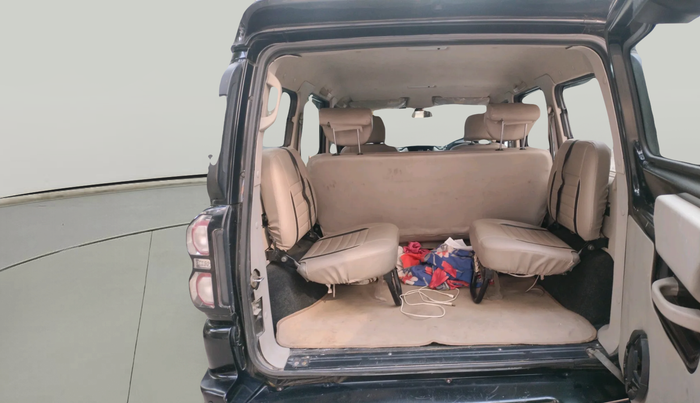 2017 Mahindra Scorpio S4 PLUS 1.99 INTELLI-HYBRID, Diesel, Manual, 66,890 km, exterior