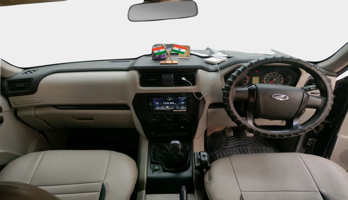 2017 Mahindra Scorpio S4 PLUS 1.99 INTELLI-HYBRID, Diesel, Manual, 66,890 km, interior