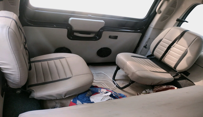 2017 Mahindra Scorpio S4 PLUS 1.99 INTELLI-HYBRID, Diesel, Manual, 66,890 km, interior