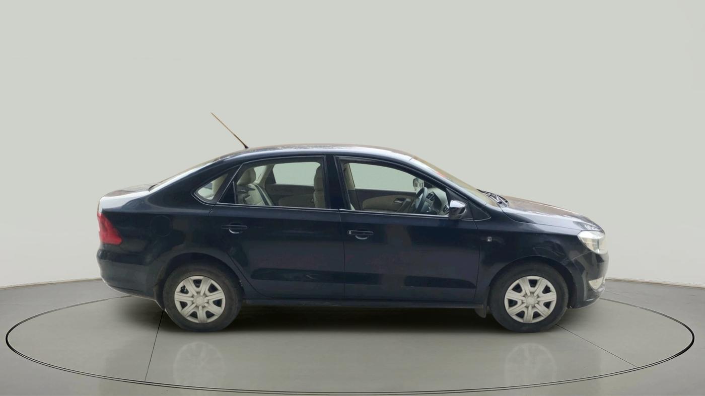 2012 Skoda Rapid 1.6 MPI ACTIVE, Petrol, Manual, 28,711 km, exterior
