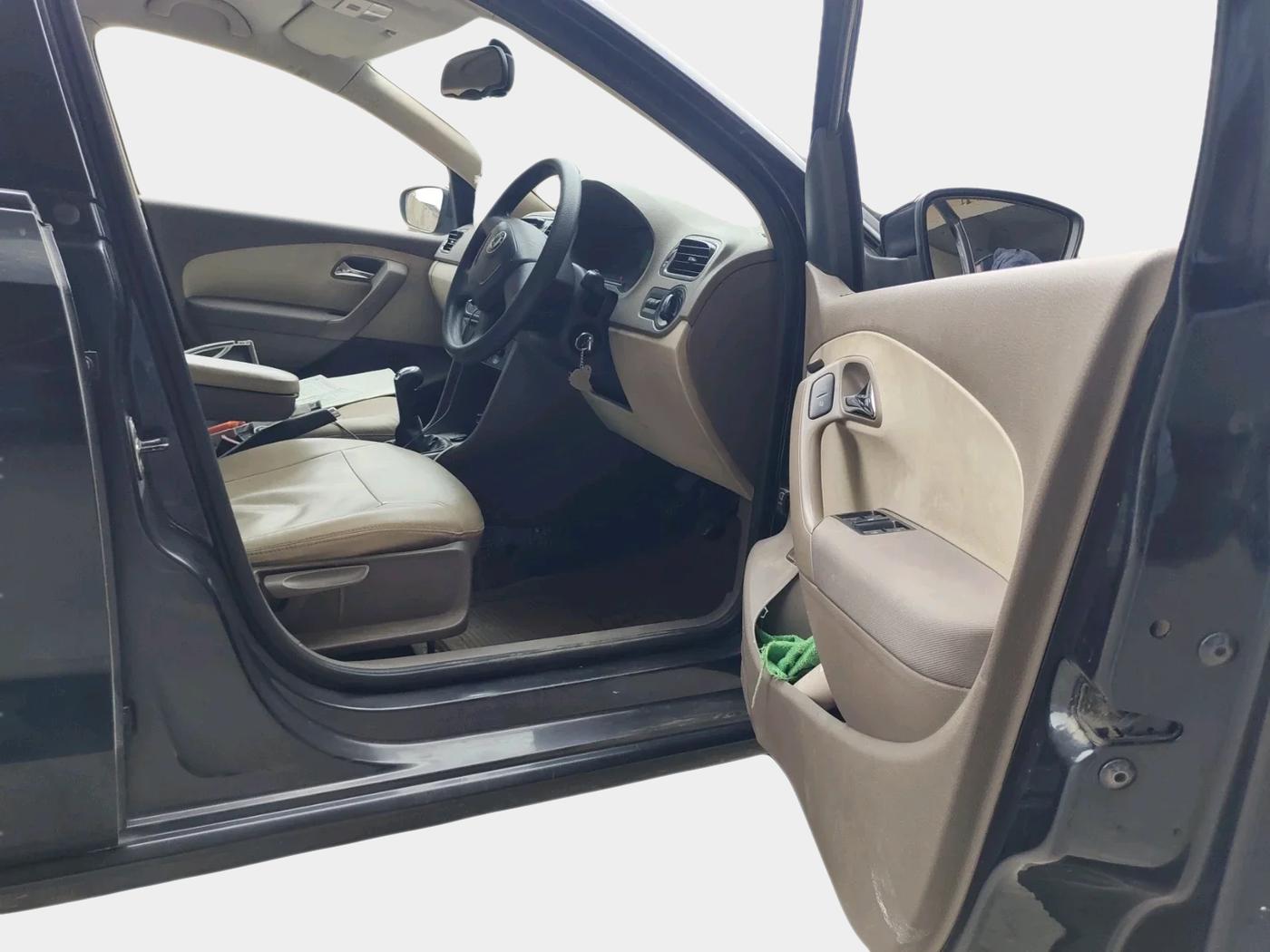 2012 Skoda Rapid 1.6 MPI ACTIVE, Petrol, Manual, 28,711 km, interior