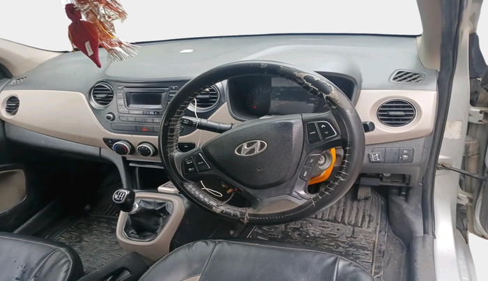 2014 Hyundai Xcent SX 1.2, Petrol, Manual, 1,25,320 km, interior
