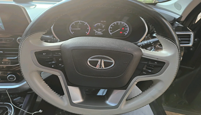 2020 Tata Harrier XT PLUS 2.0L KRYOTEC, Diesel, Manual, 1,39,421 km, interior