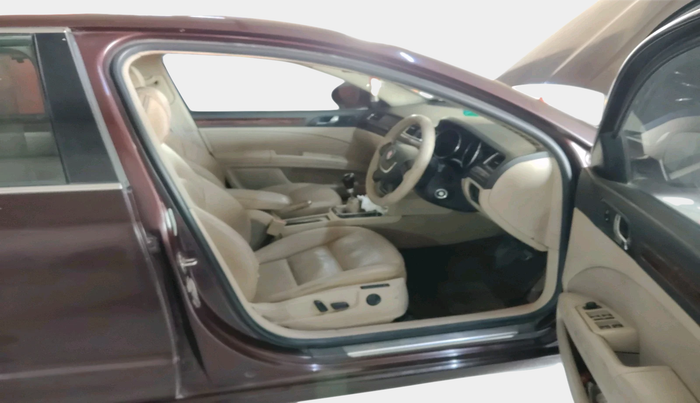 2012 Skoda Superb ELEGANCE 1.8 TSI AT, Petrol, Automatic, 1,24,955 km, interior