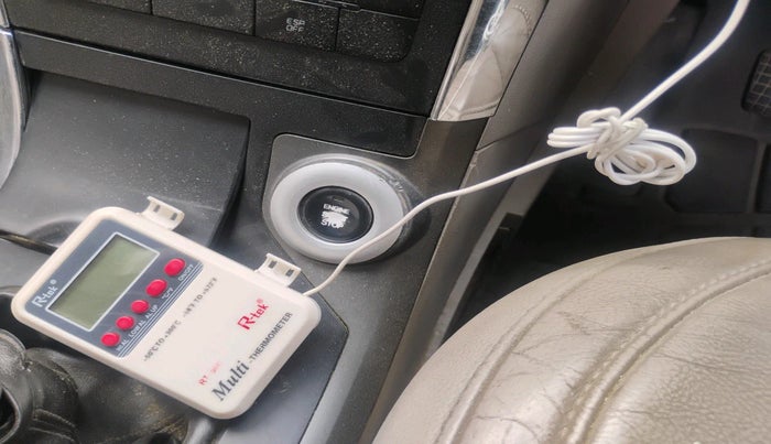 2016 Mahindra XUV500 W10, Diesel, Manual, 1,19,462 km, interior