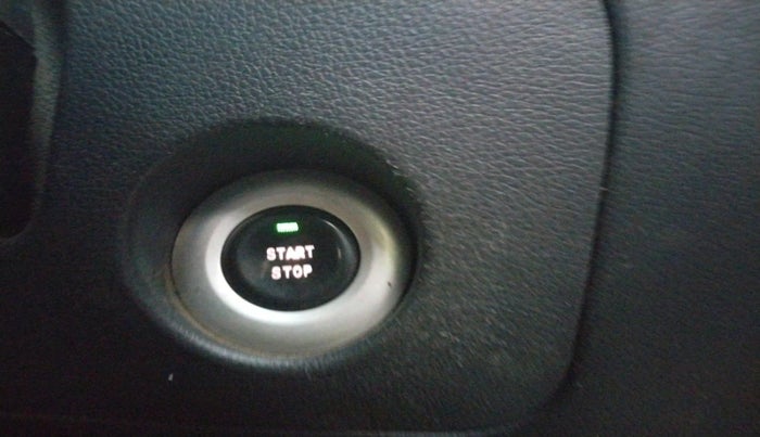 2016 Mahindra E20 Plus P6, Electric, Automatic, 77,223 km, interior