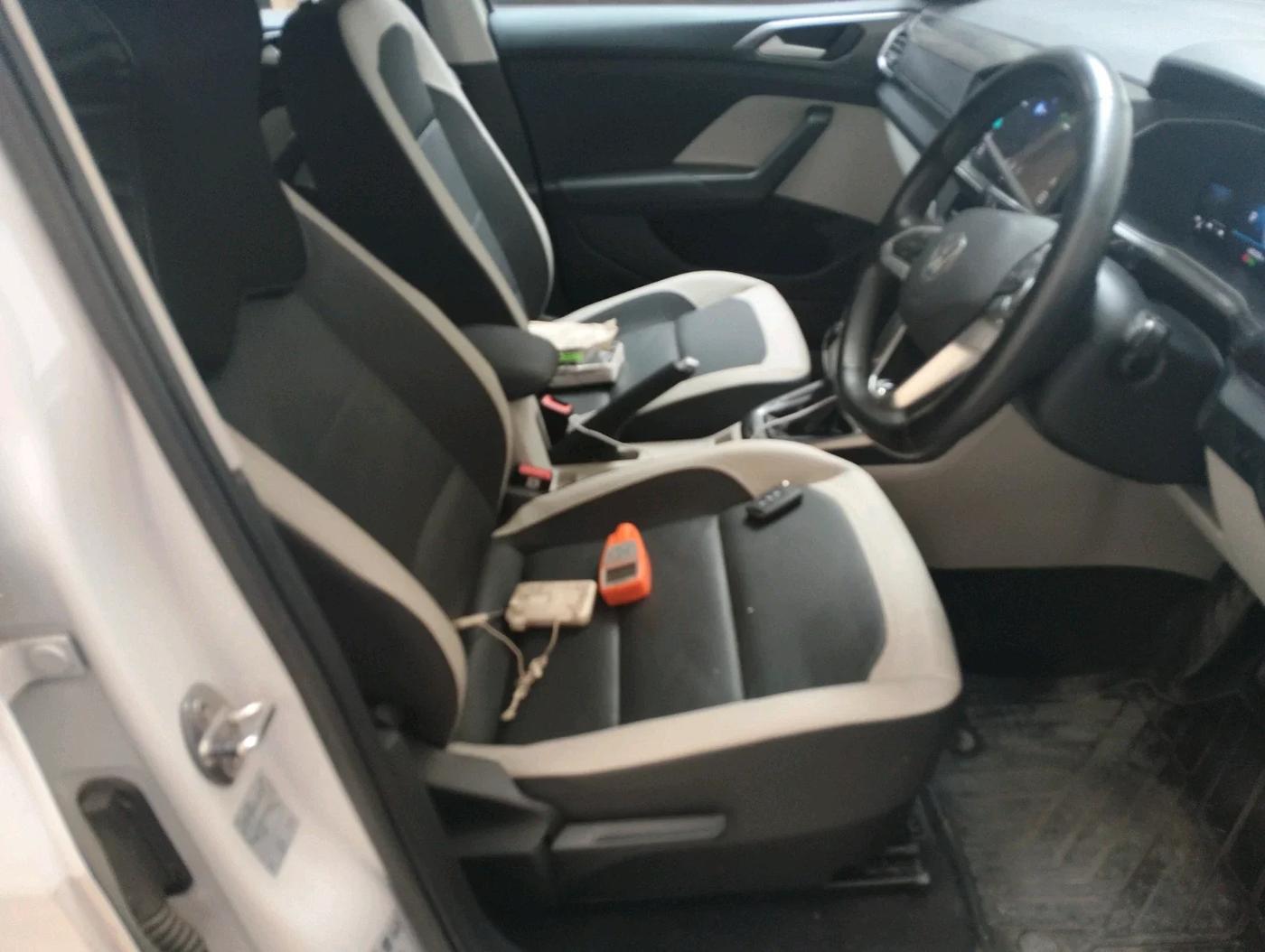 2023 Volkswagen TAIGUN TOPLINE 1.0 TSI AT, Petrol, Automatic, 48,358 km, interior
