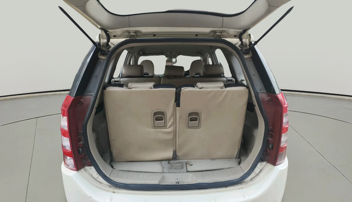 2016 Mahindra XUV500 W6 1.99, Diesel, Manual, 74,499 km, exterior