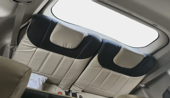 2016 Mahindra XUV500 W6 1.99, Diesel, Manual, 74,499 km, interior