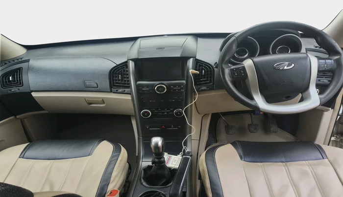 2016 Mahindra XUV500 W6 1.99, Diesel, Manual, 74,499 km, interior