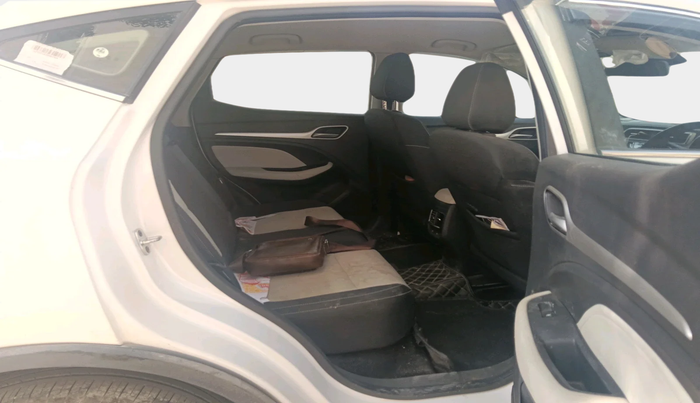 2024 MG ASTOR Shine 1.5 MT (Ivory), Petrol, Manual, 65,841 km, interior