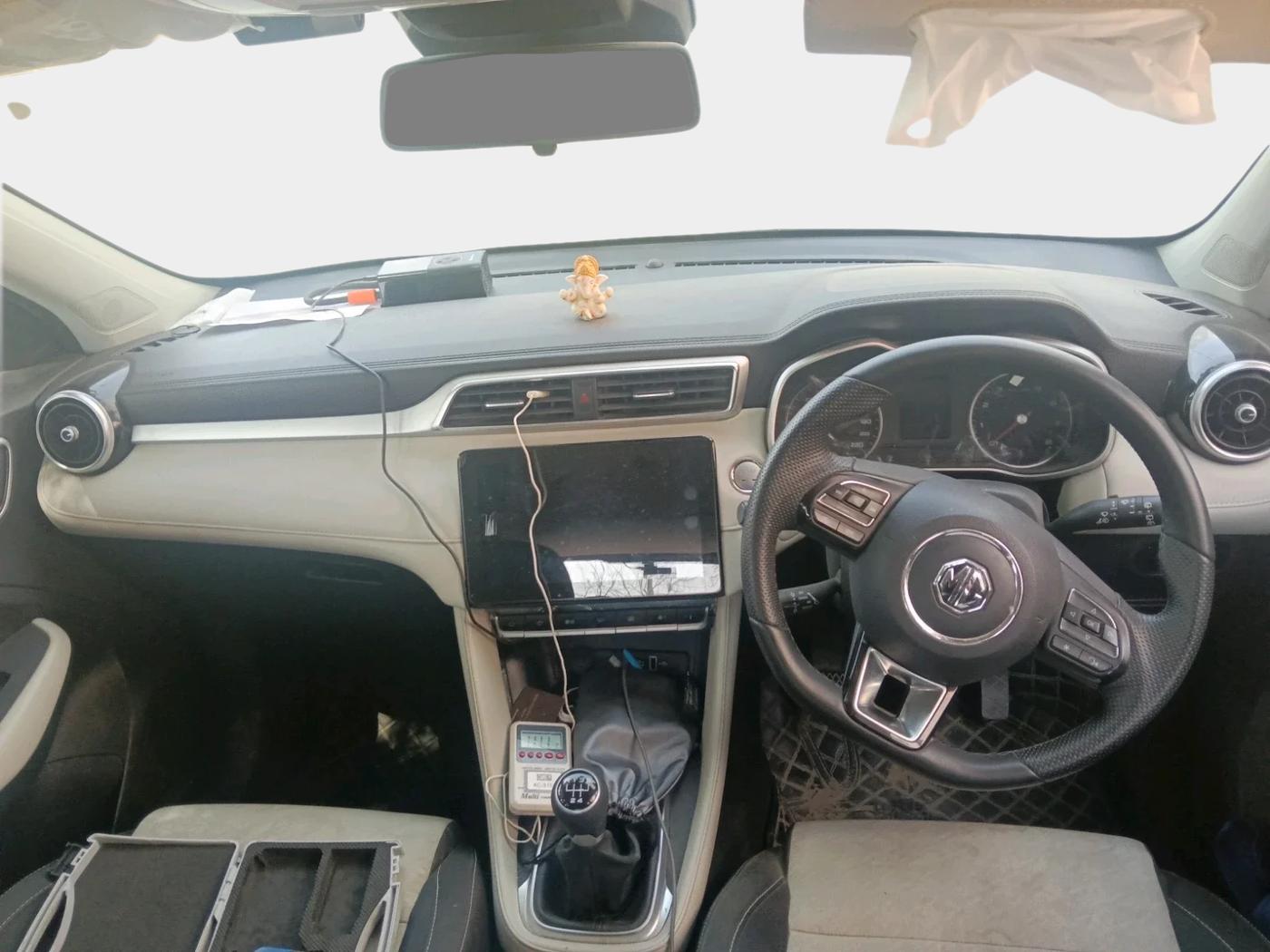 2024 MG ASTOR Shine 1.5 MT (Ivory), Petrol, Manual, 65,841 km, interior