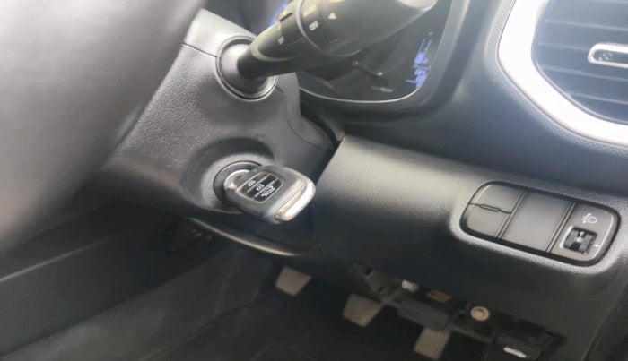 2021 Hyundai VENUE SX 1.0 TURBO, Petrol, Manual, 59,347 km, interior