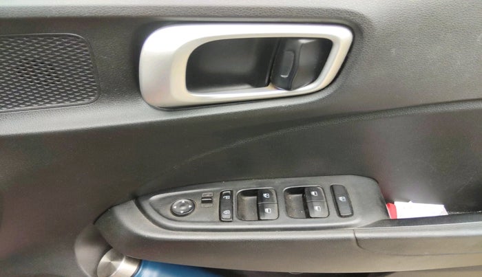 2020 Hyundai VENUE S 1.2, Petrol, Manual, 88,129 km, interior