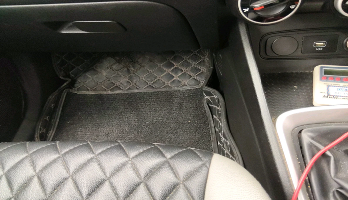 2020 Hyundai VENUE S 1.2, Petrol, Manual, 88,129 km, interior