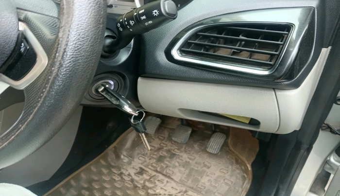 2016 Tata Tiago XZ PETROL, Petrol, Manual, 86,003 km, interior