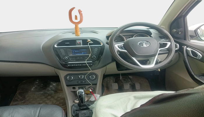 2016 Tata Tiago XZ PETROL, Petrol, Manual, 86,003 km, interior