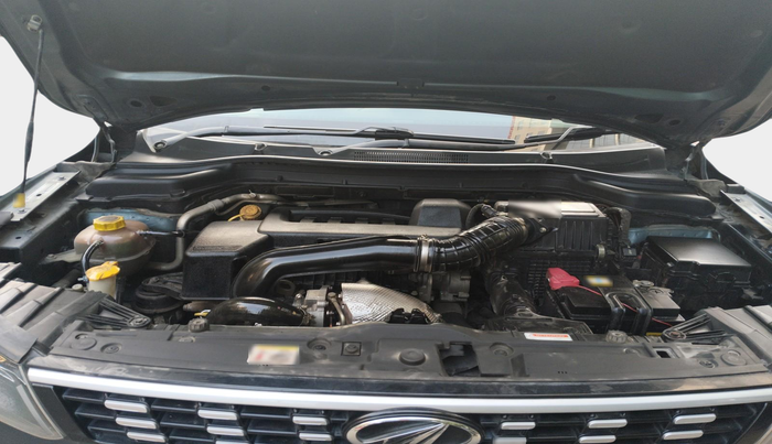 2019 Mahindra XUV300 W6 1.5 DIESEL, Diesel, Manual, 1,00,592 km, exterior