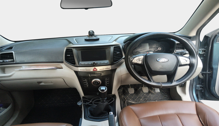 2019 Mahindra XUV300 W6 1.5 DIESEL, Diesel, Manual, 1,00,592 km, interior