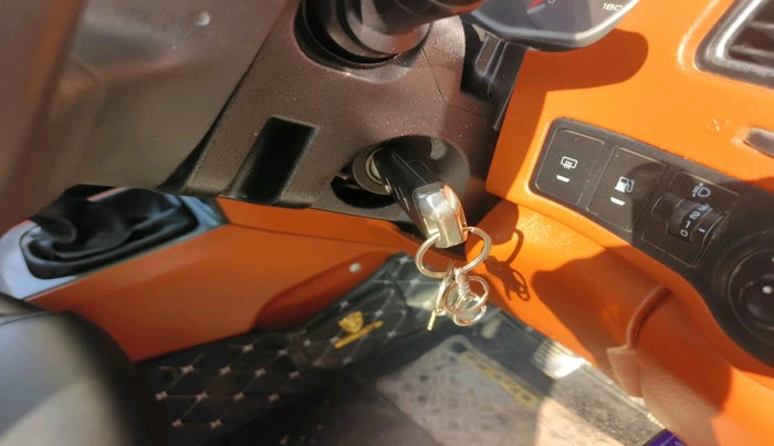 2018 Mahindra Scorpio S11 2WD, Diesel, Manual, 80,059 km, interior