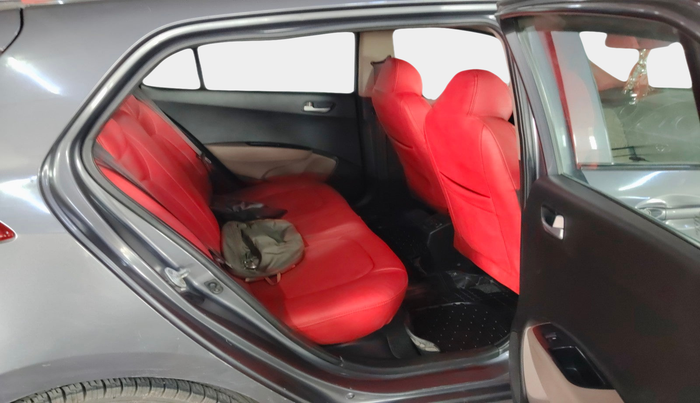 2017 Hyundai Grand i10 SPORTZ 1.2 KAPPA VTVT, Petrol, Manual, 1,06,511 km, interior