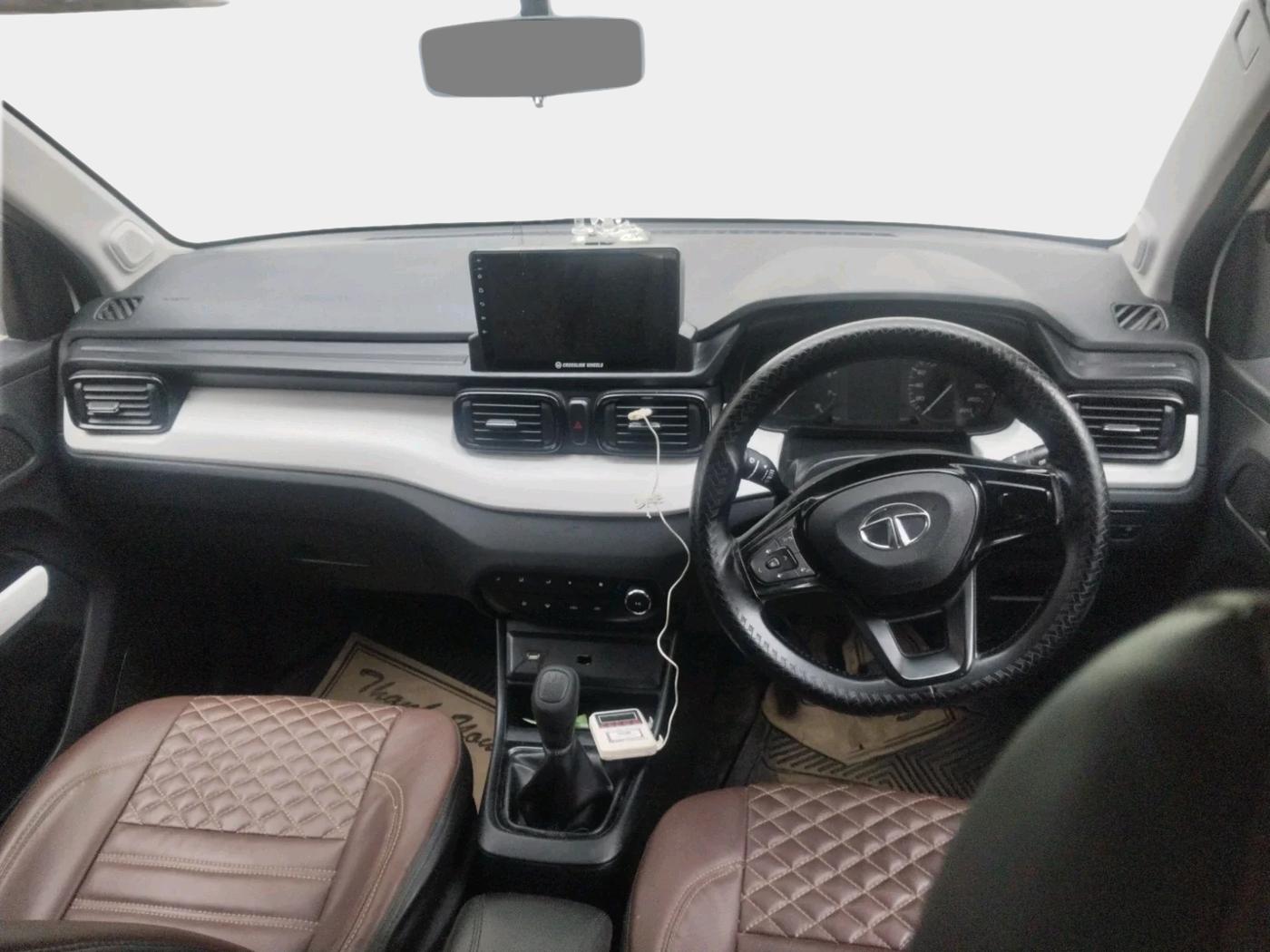 2023 Tata PUNCH PURE MT, Petrol, Manual, 43,088 km, interior