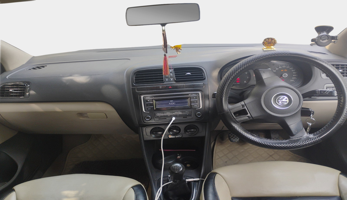 2013 Volkswagen Polo COMFORTLINE 1.2L PETROL, Petrol, Manual, 1,04,384 km, interior