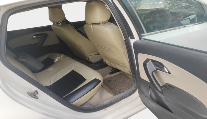 2013 Volkswagen Polo COMFORTLINE 1.2L PETROL, Petrol, Manual, 1,04,384 km, interior