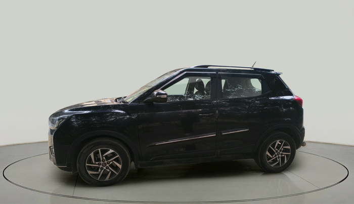 2022 Mahindra XUV300 W8 (O) 1.2 PETROL, Petrol, Manual, 67,019 km, exterior
