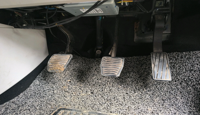 2022 Mahindra XUV300 W8 (O) 1.2 PETROL, Petrol, Manual, 67,019 km, interior