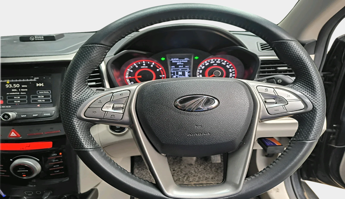 2022 Mahindra XUV300 W8 (O) 1.2 PETROL, Petrol, Manual, 67,019 km, interior
